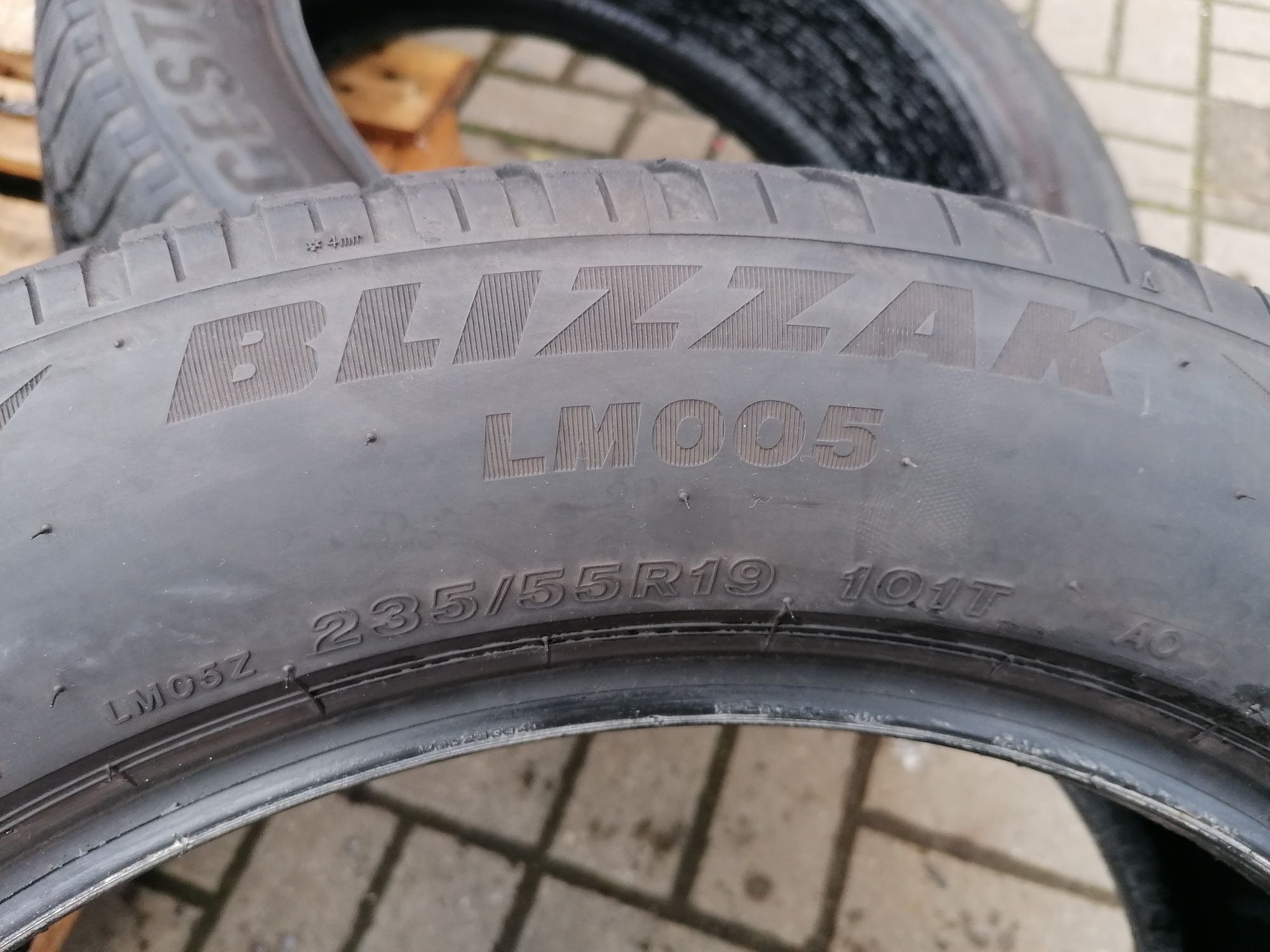 235 /55r19 Bridgestone Blizzak