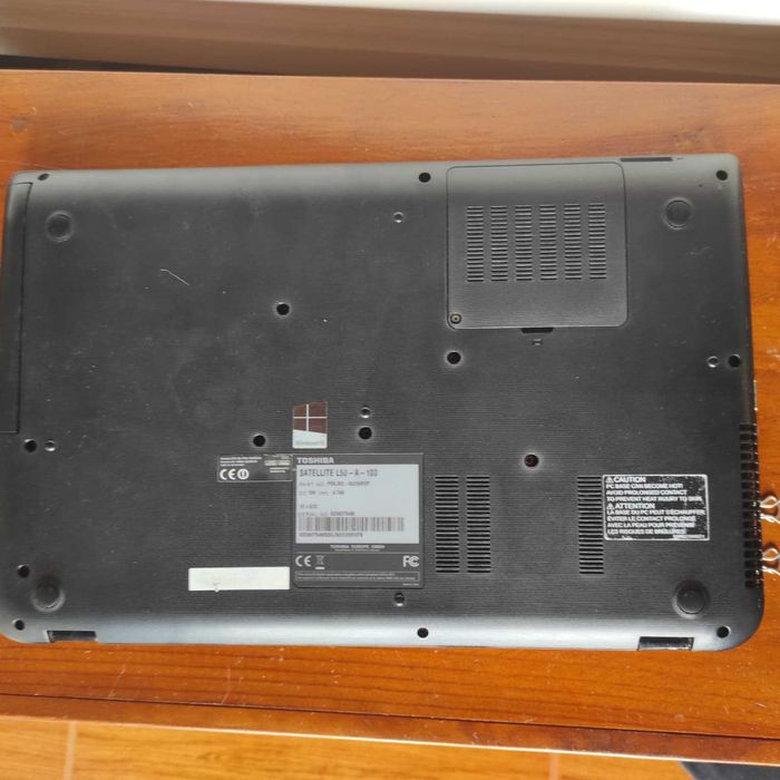 Toshiba Satellite L50-A-103 – para peças (sem HDD)