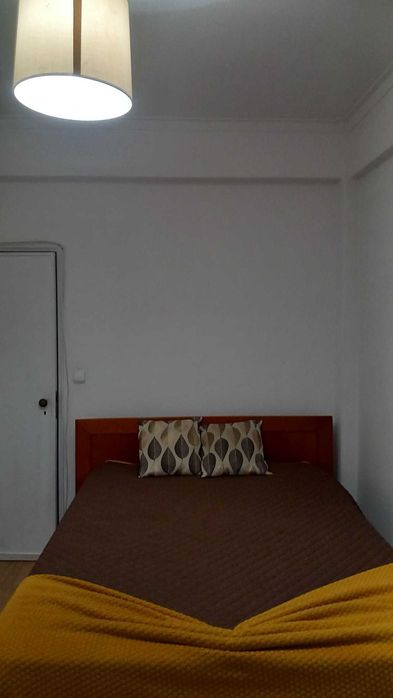 Arrendo quarto a 7 minutos do metro de Odivelas.