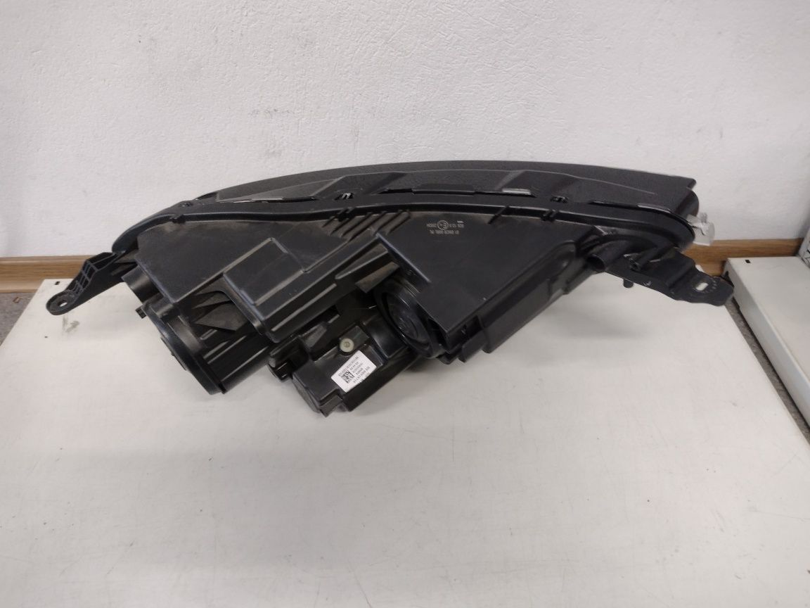 Ford Ecosport II lift 17-22 - Reflektor lewy Xenon kpl. EUR