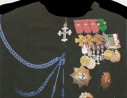 Distintivos da Ordem Militar da Torre e Espada, do Valor, Lealdade e M