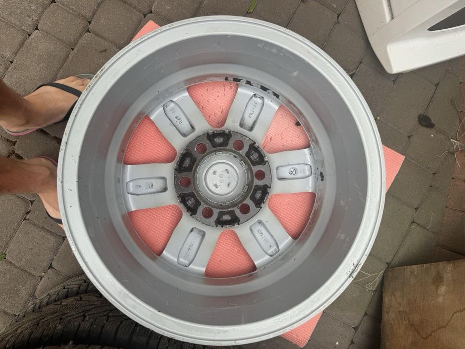 R 17 Toyota Prado