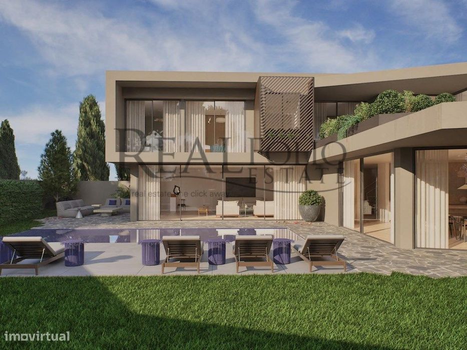 Moradia de Luxo T4 com Piscina e Jardim em Cascais