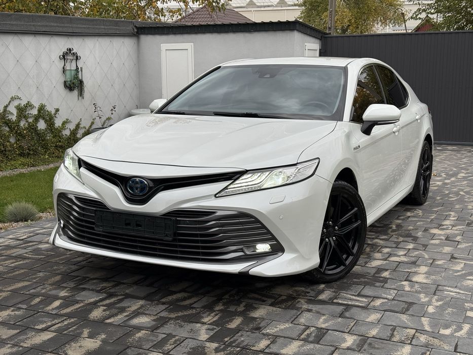 Toyota Camry 70 2.5 Hybrid 2020 официал
