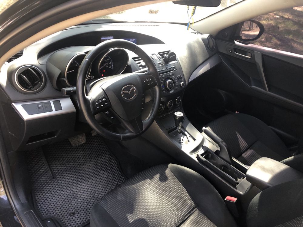 Продам Mazda 3 2013р.