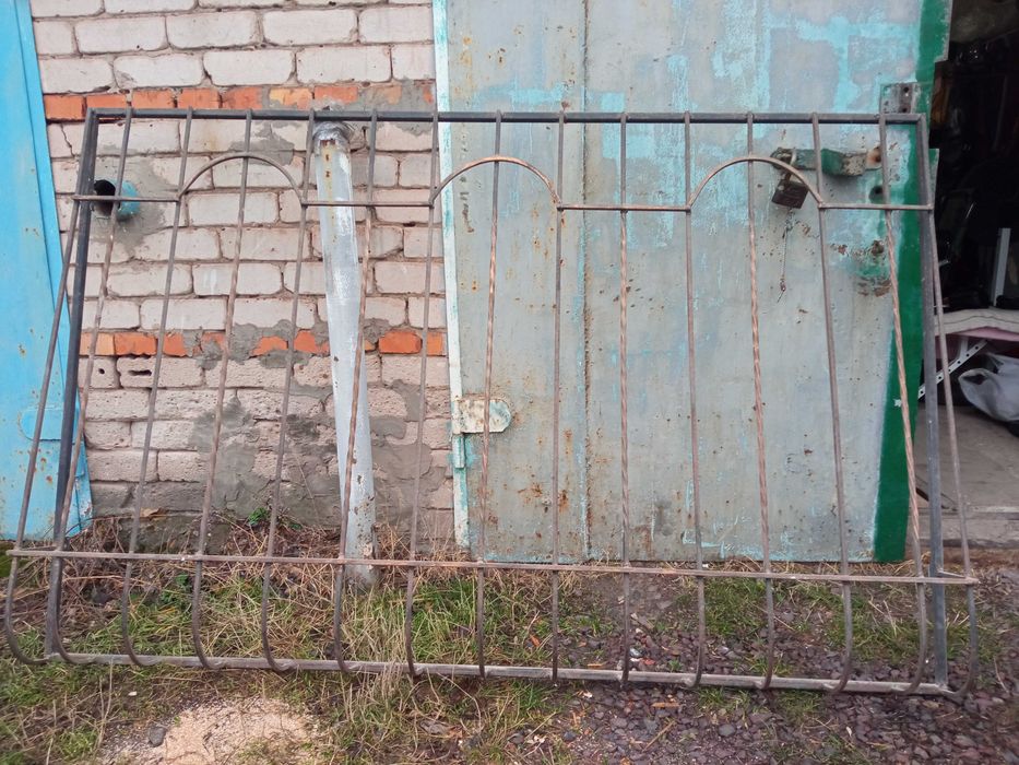 Решітка металева