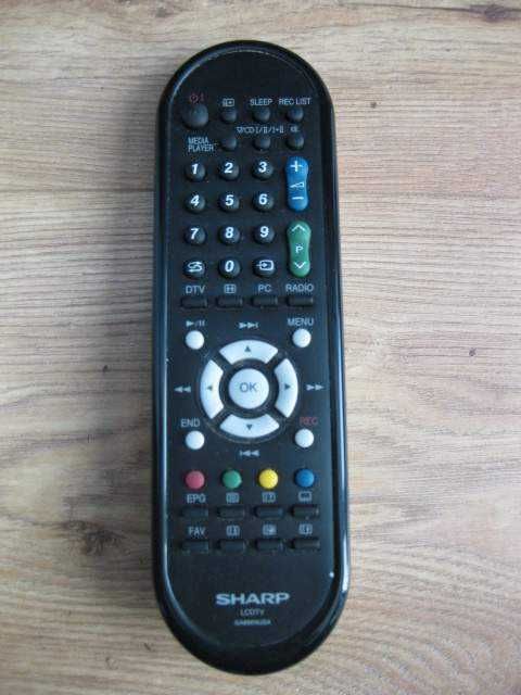 Telewizor SHARP z pilotem / 32 cale