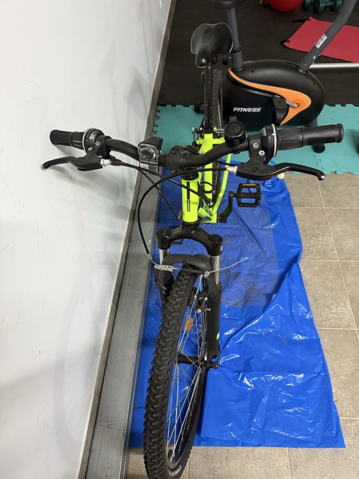 Bicicleta de montanha como nova