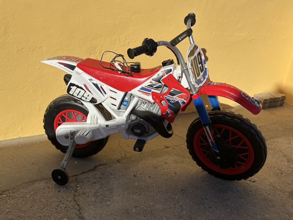 Mota de criança a bateria