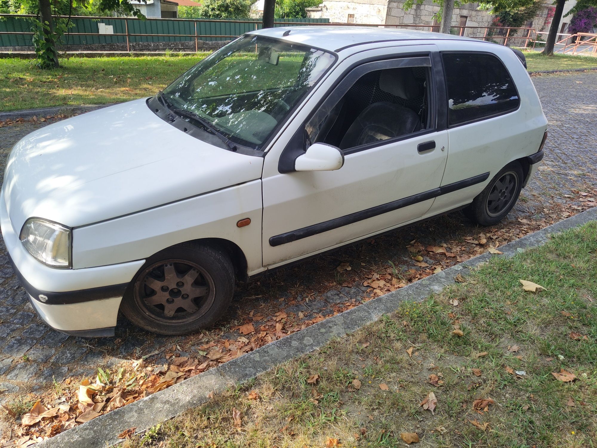 Renault Clio I comercial