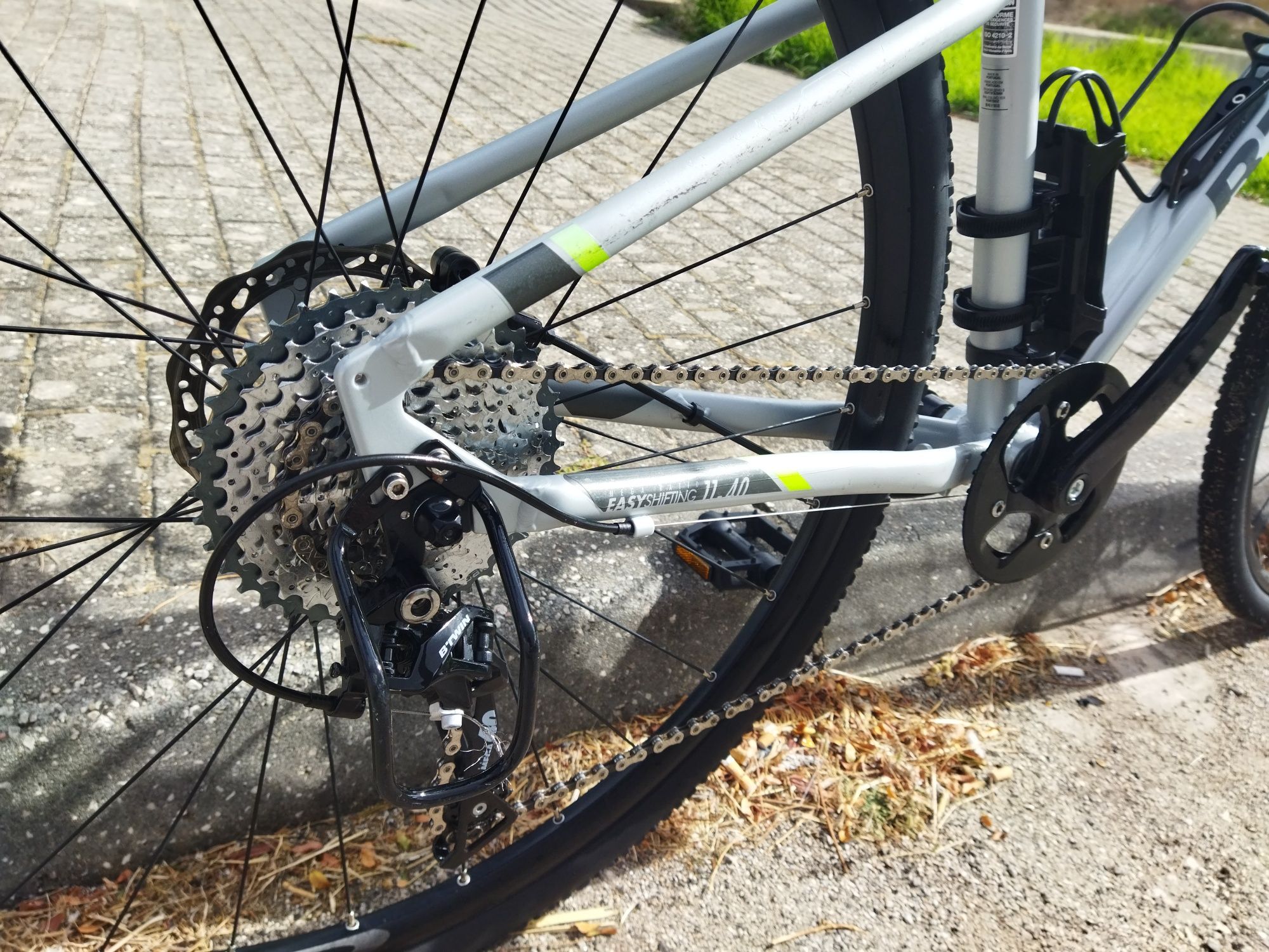 Bicicleta de Trekking Riverside 900 Cinza