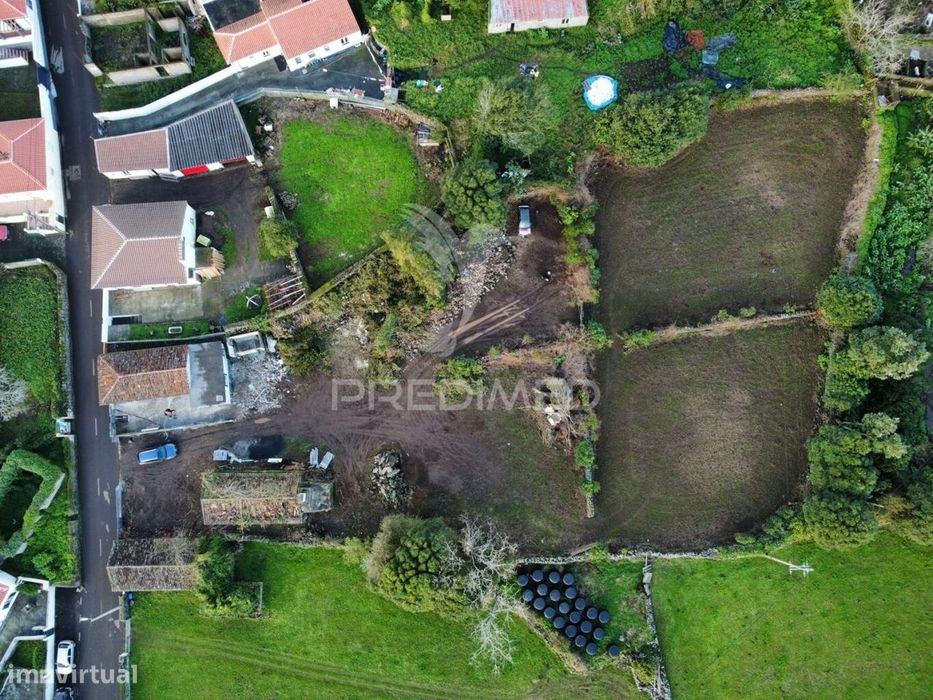 Moradia T2 Nova + T3 em Ruína