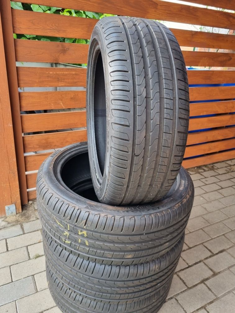 Komplet opon letnich Michelin 215.45.18.