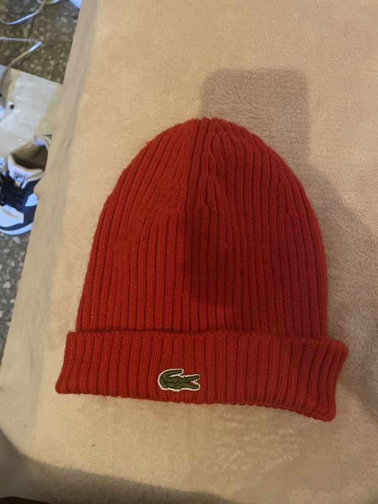 Gorro lacoste usado poucas vezes