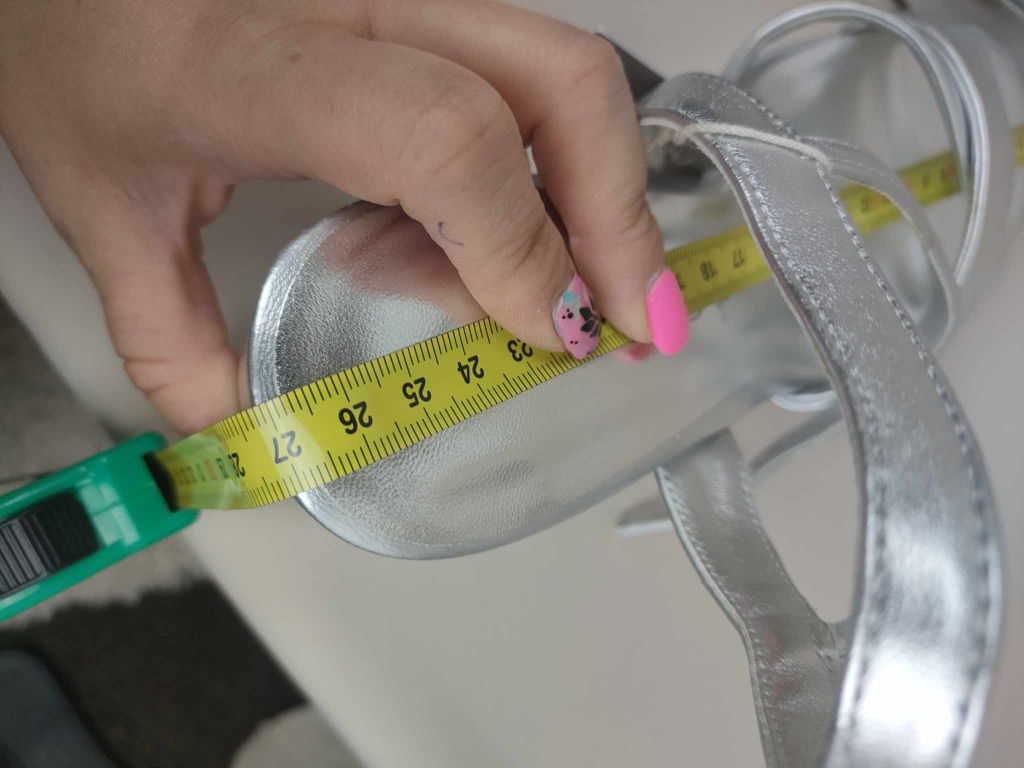 Buty damskie na obcasie firmy Tamaris
