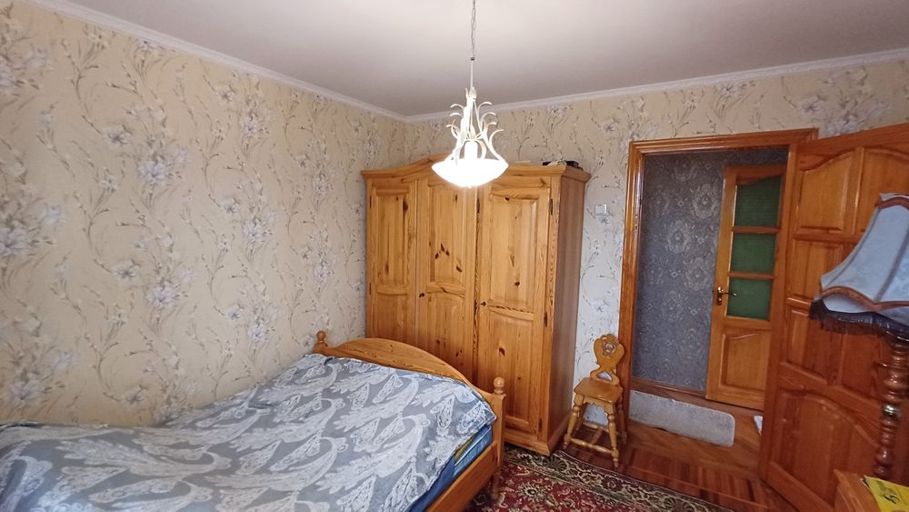 Продаж трикімнатної квартири по.Пр. Миру в Чернігові