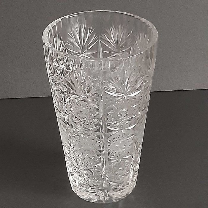 Wazon kryształowy z czasów PRL z lat 80.