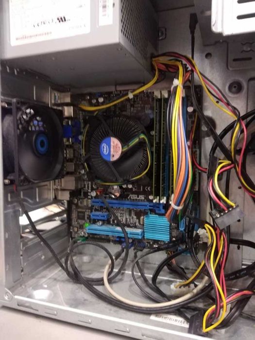 Motherboard Asus B75M-Plus com Intel I3-3240 3.4Ghz 12GB de memória