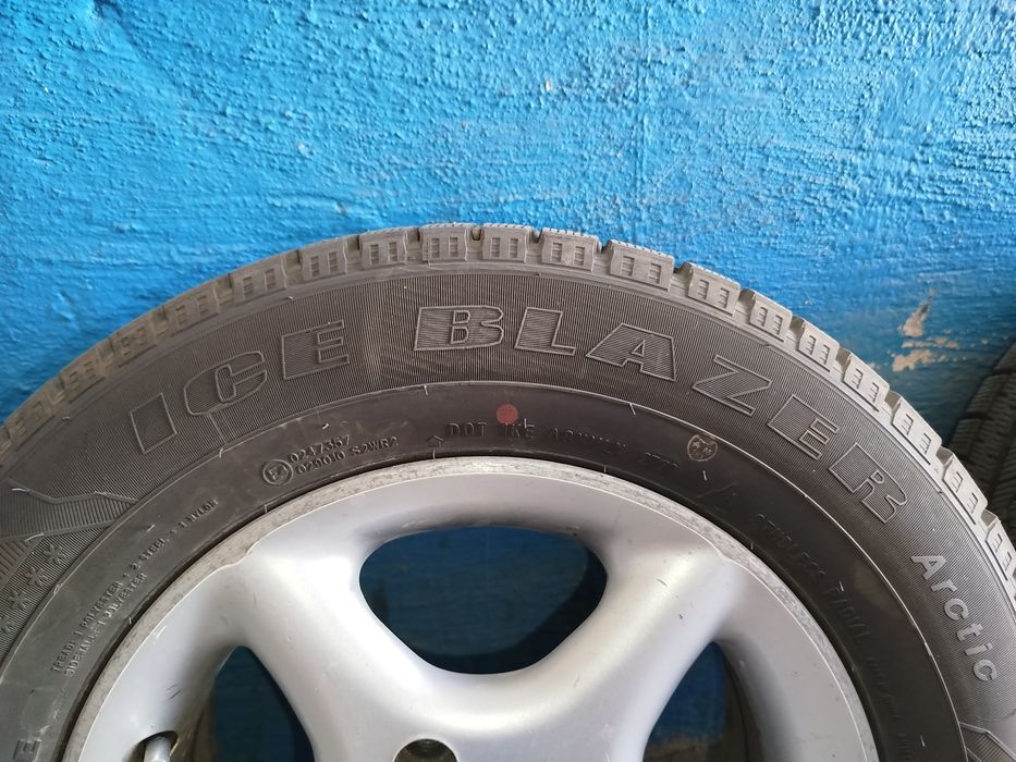 Автошини на дісках