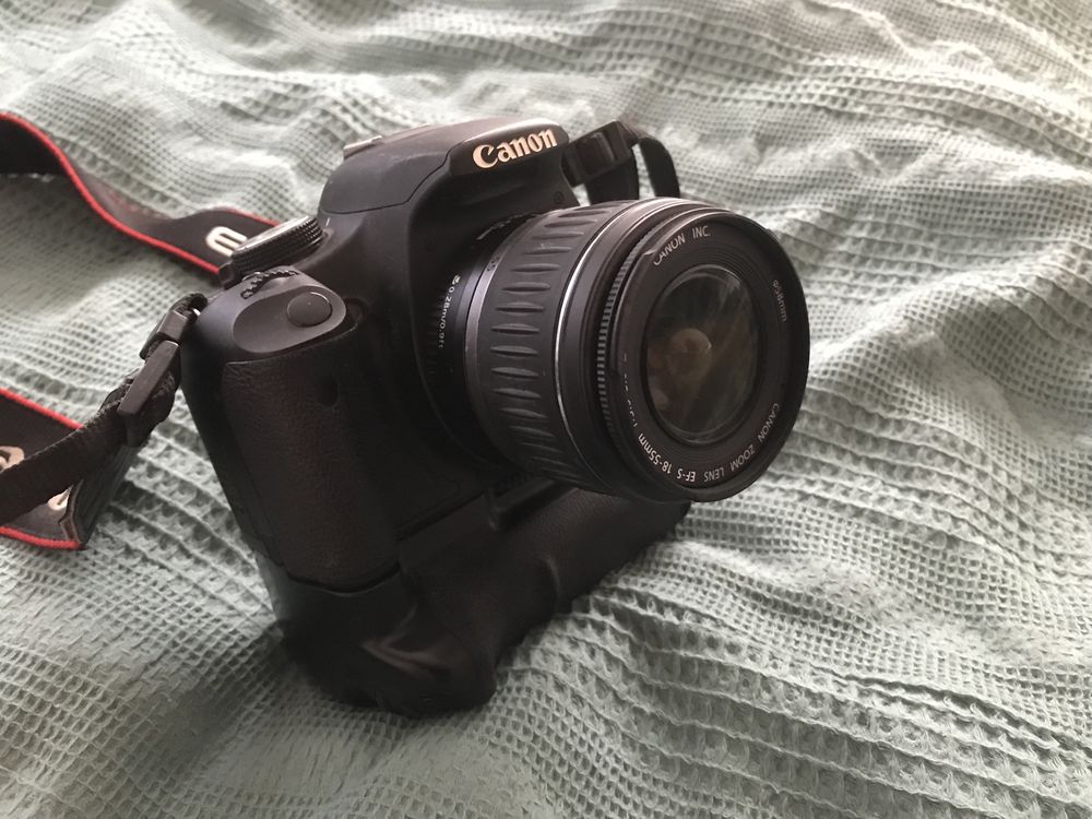 Canon EOS 500D + батарейна ручка в подарунок