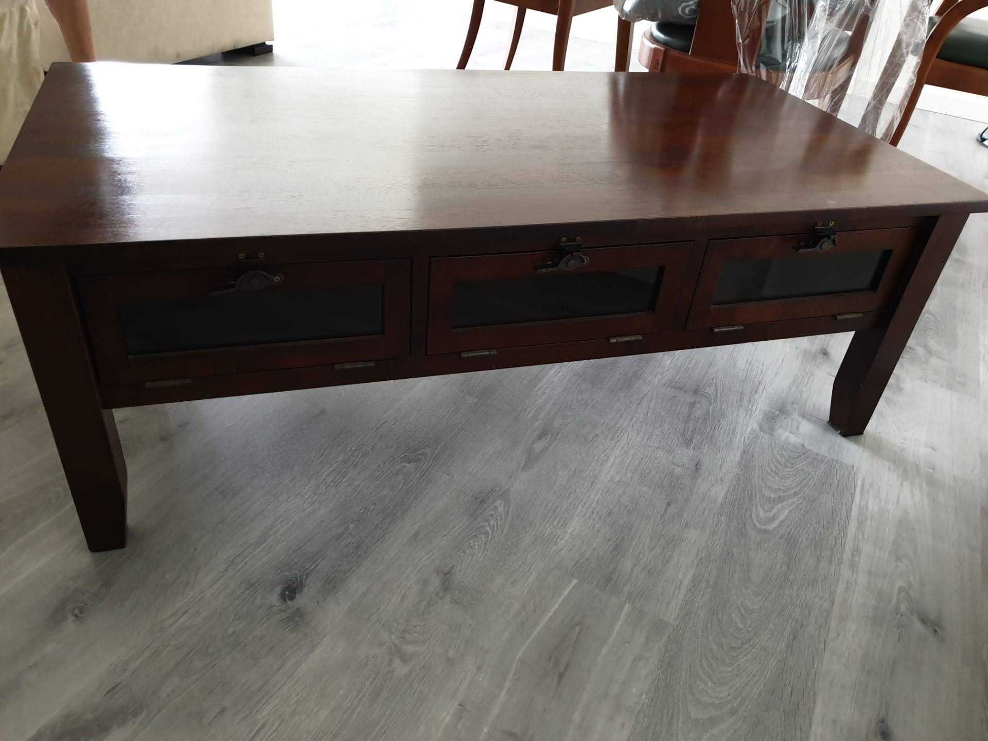 Mesa de centro em madeira