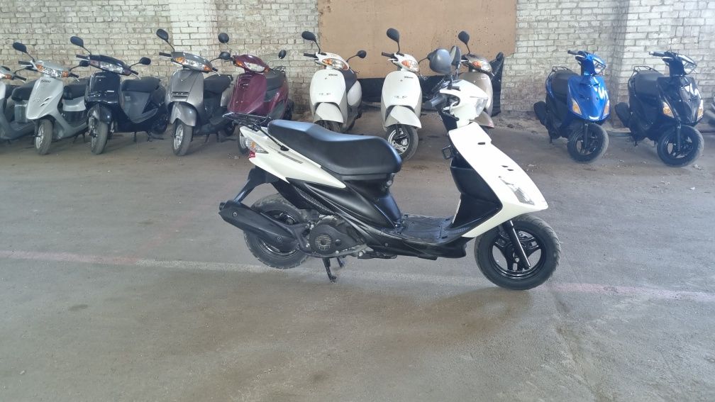 Скутер Сузуки Адресс 125 Suzuki Adress 125 S з контейнера
