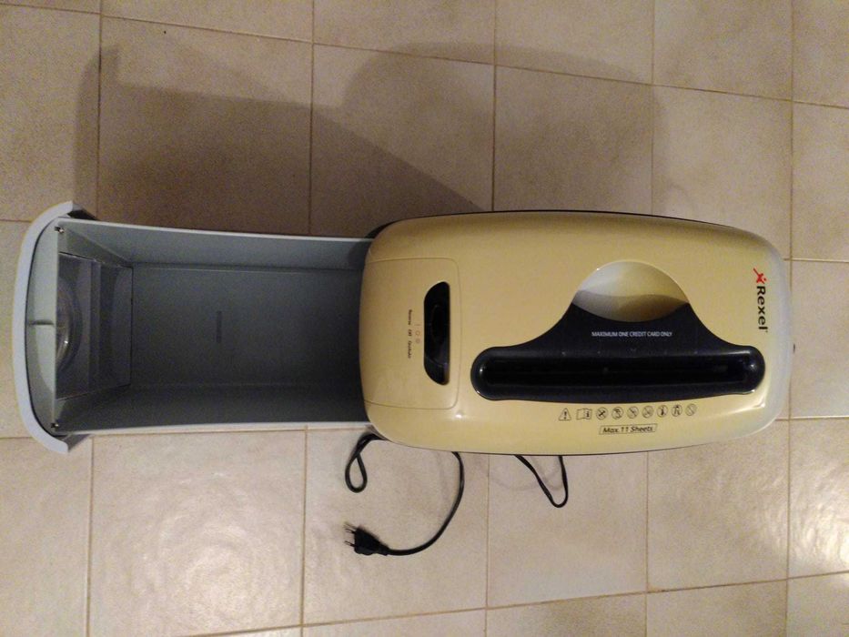 Destruidora REXEL ProStyle (11 Folhas - Capacidade: 20 L)