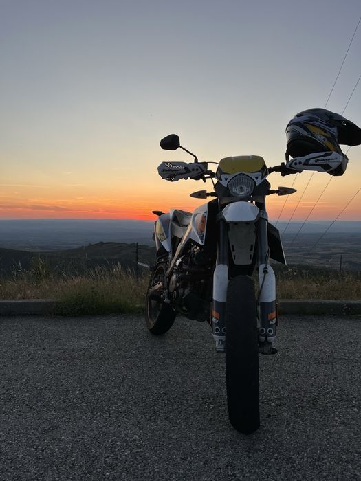 UM DSR 125 supermoto
