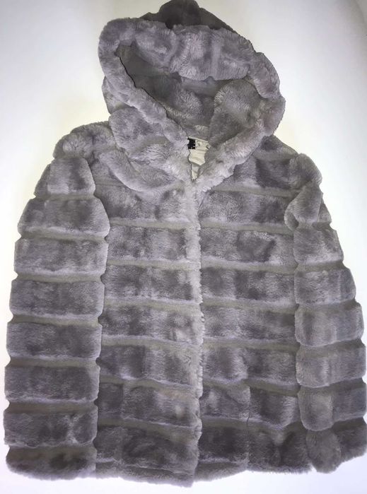 Шуба серая короткая с капюшоном