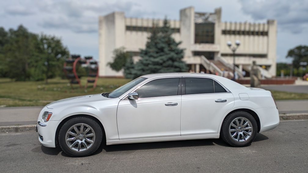 Аренда прокат на свадьбу Chrysler 300C Чернигов