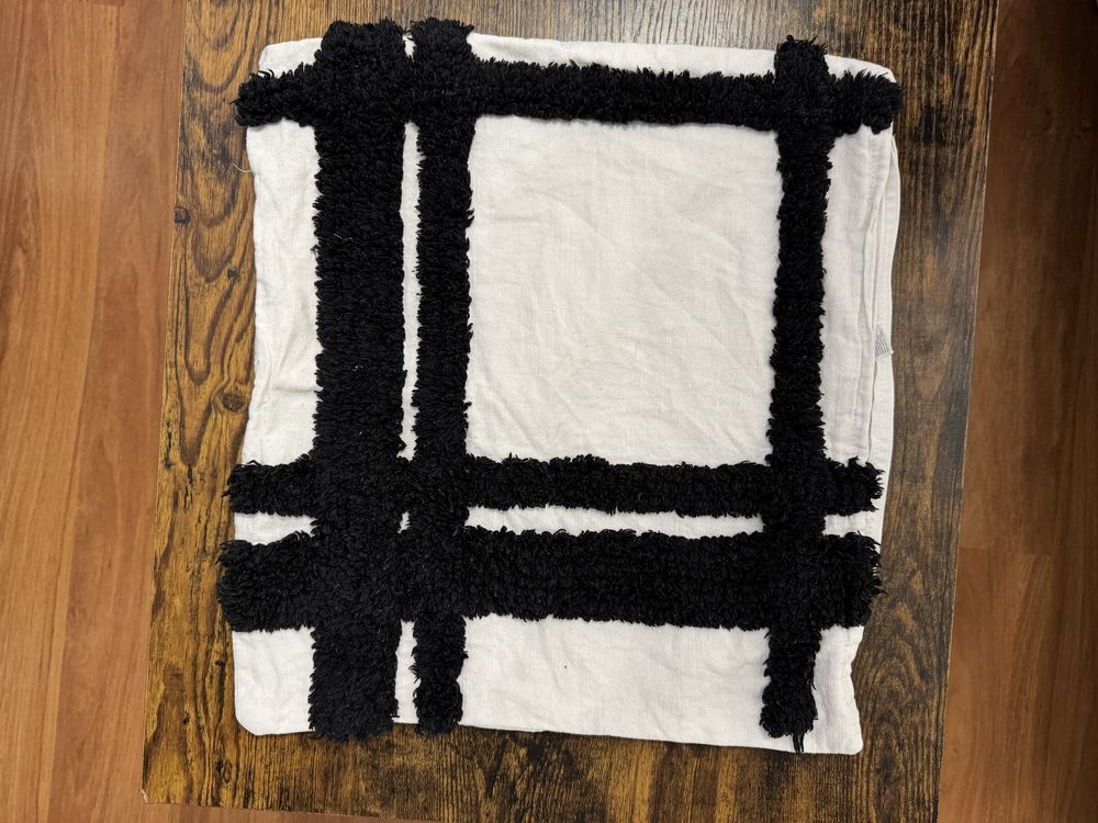 Poszewki na poduszki czarno biale czarne 45x45