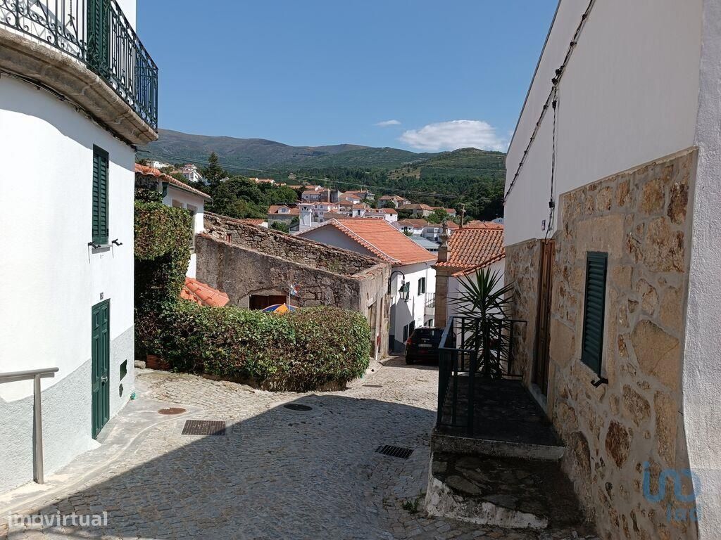 Casa em Gouveia de 177,00 m2