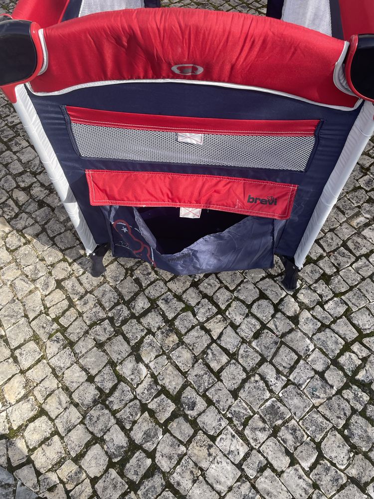 Berço de crianca/bebé