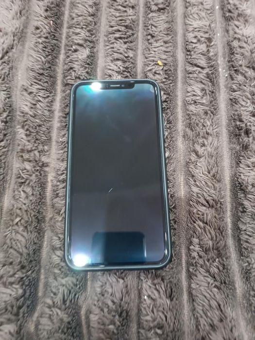 Продам айфон 11 про макс на 256gb