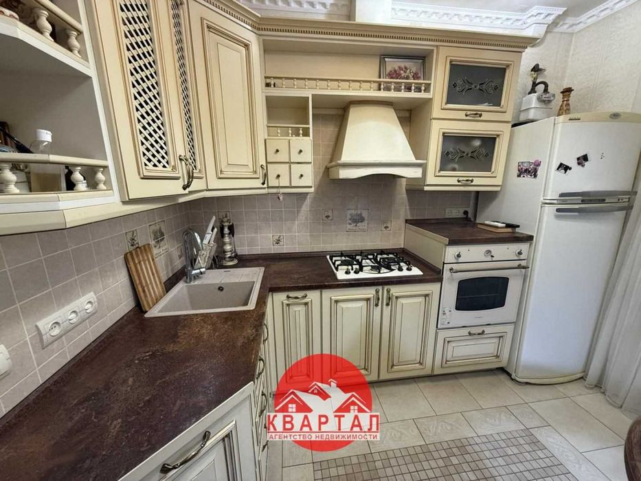 Продается 2-х комнатная полнометражная квартира на Мира