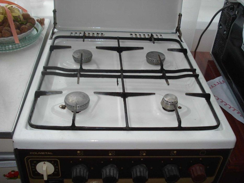 Газова плита із газовою духовкою