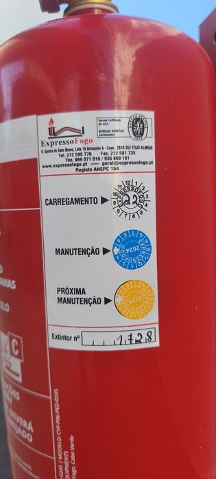 Extintor de 6Kg com suporte