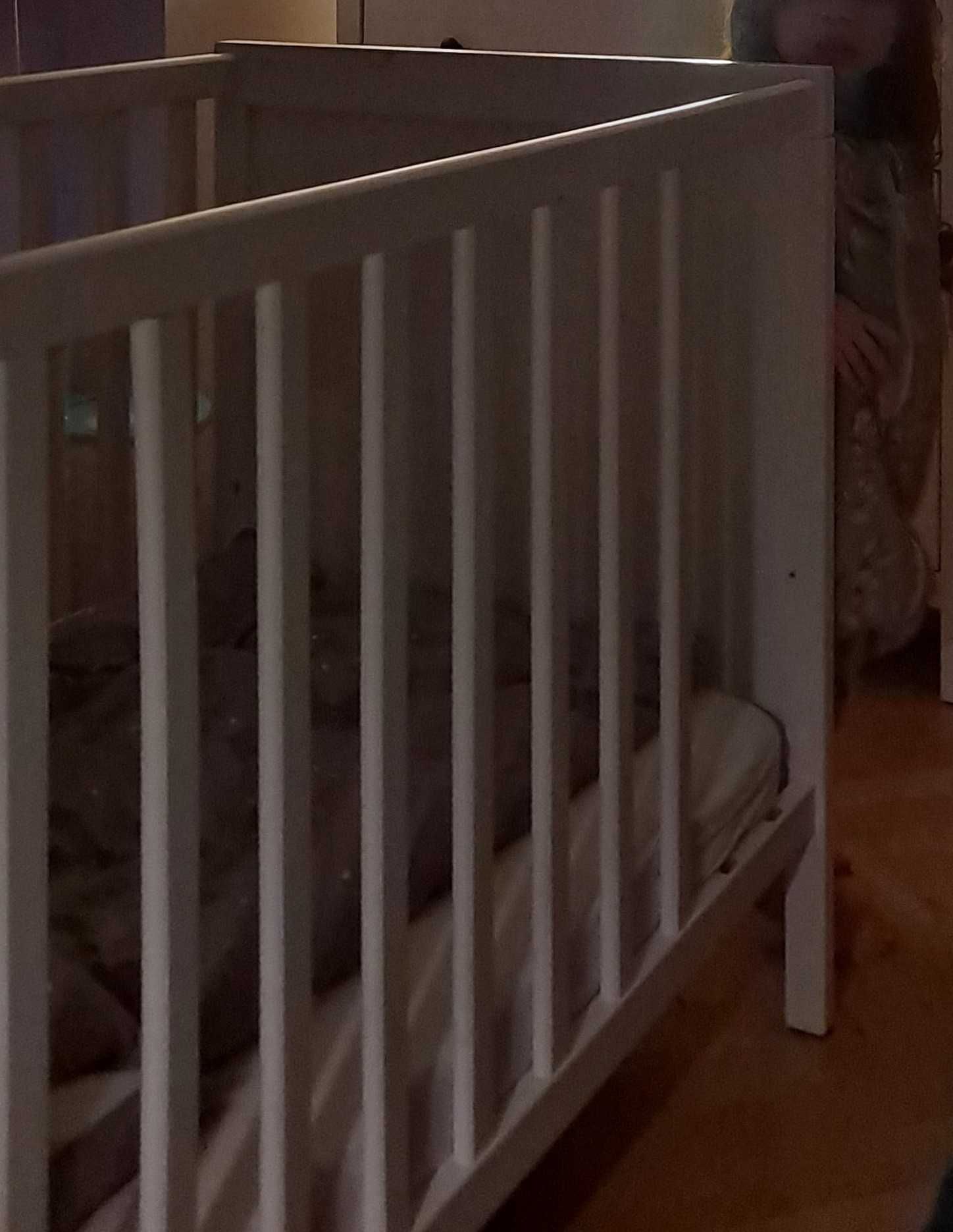 Łóżeczko 120x60 Ikea Sundvik z materacem, białe