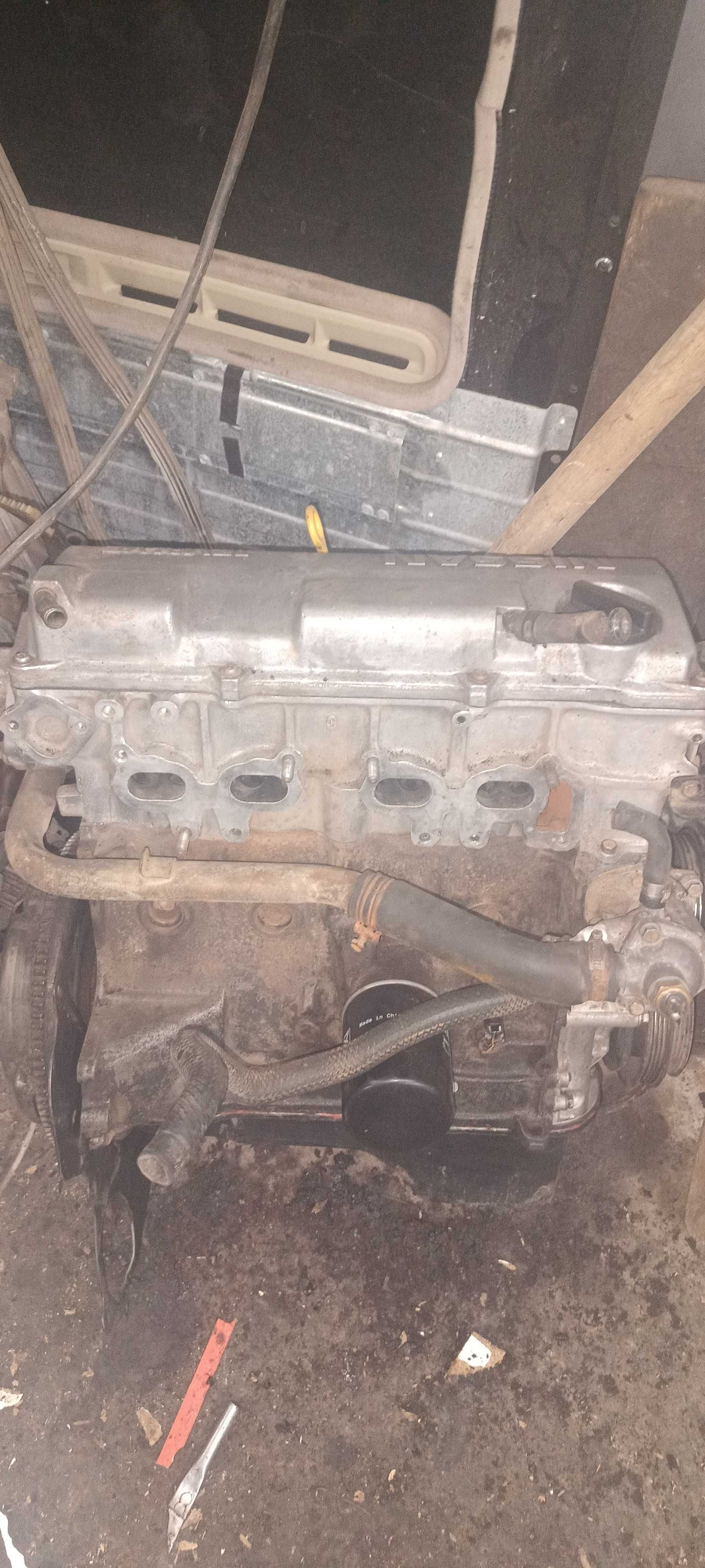 Двигатель Ніссан GA16, Н13, 12 клапанів, Nissan N13, 12V.