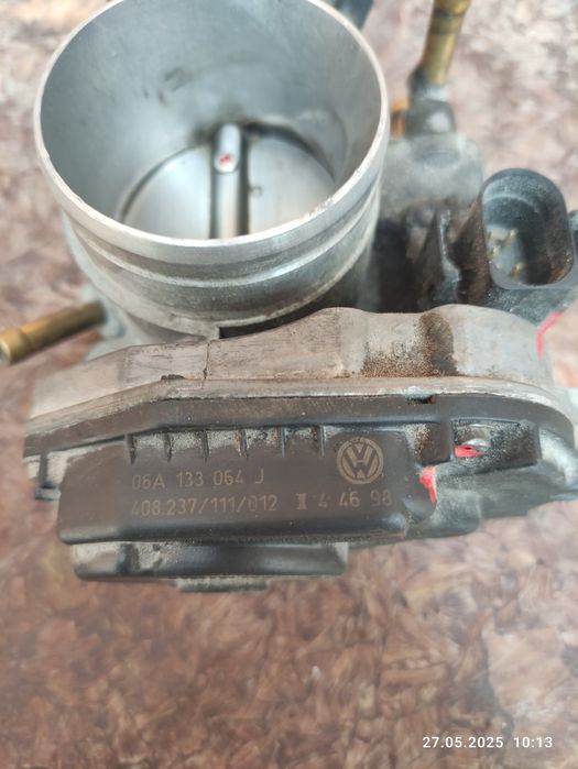 Дросельна заслонка Шкода тур 1.6 Фольцваген гольф 1.6