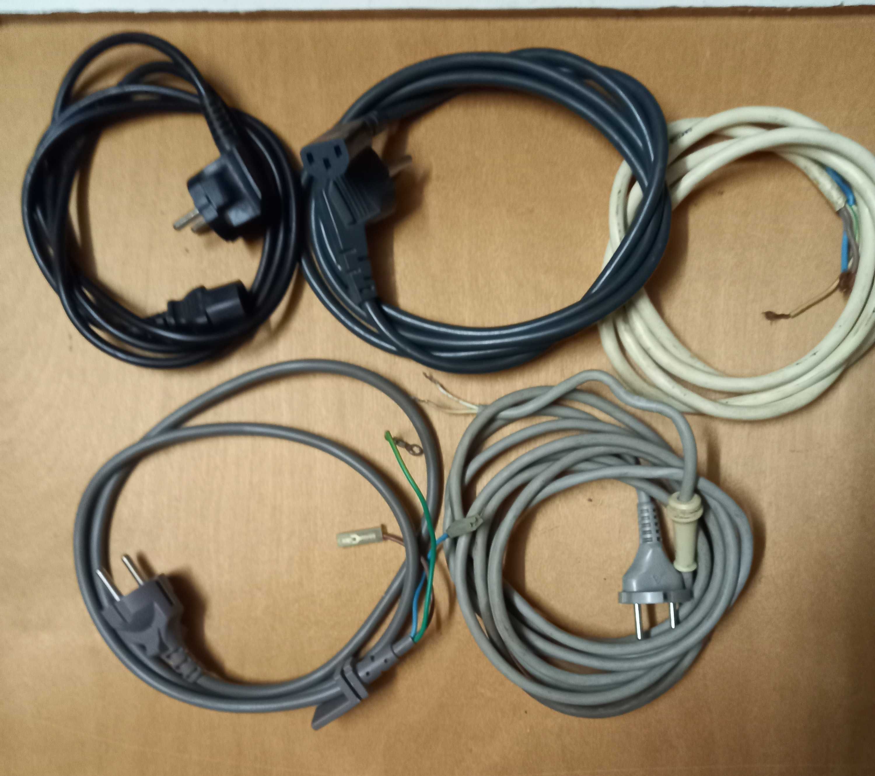 кабель шнур електромережевий ПВС 3х1.5 3м