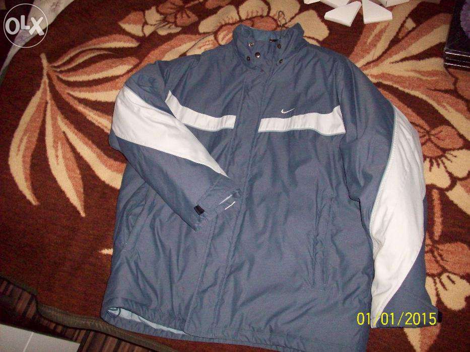 NIKE fajna kurtka na zimę stan bdb rozm. L (XL) z dopinanym kapturem