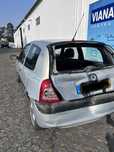 Renault clio acidentado