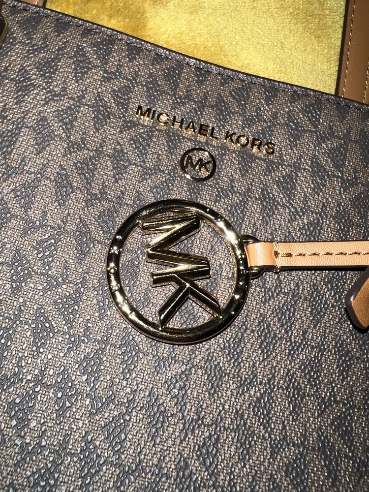 Mala Michael Kors