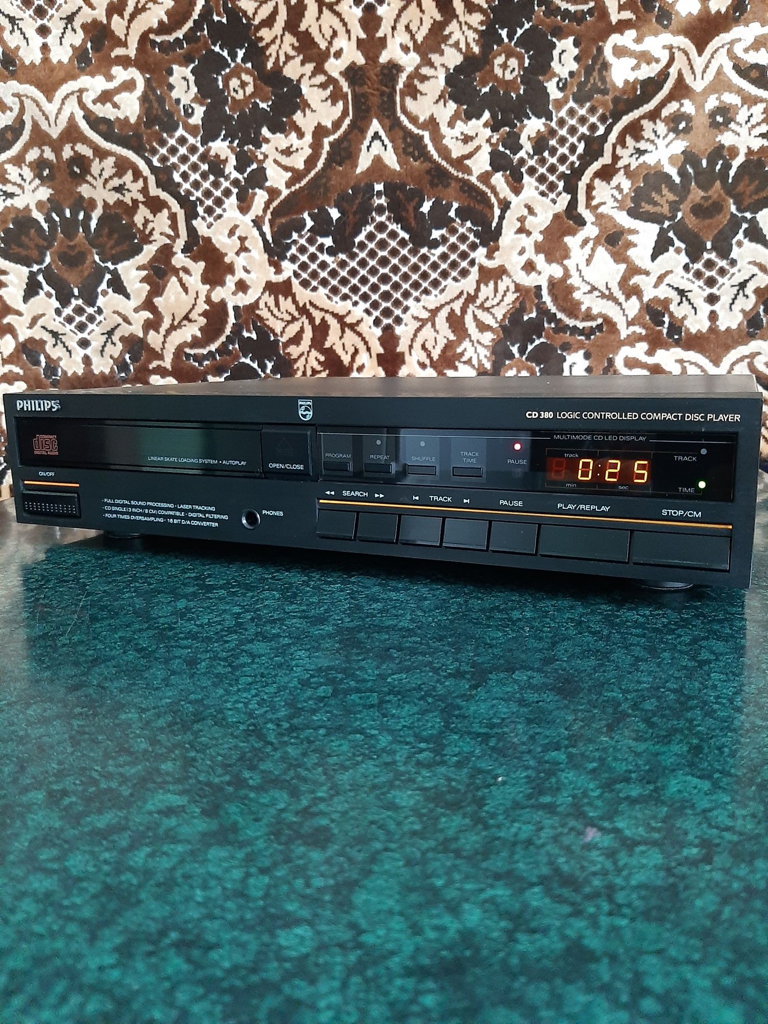 Philips CD 380. TDA 1541 A
