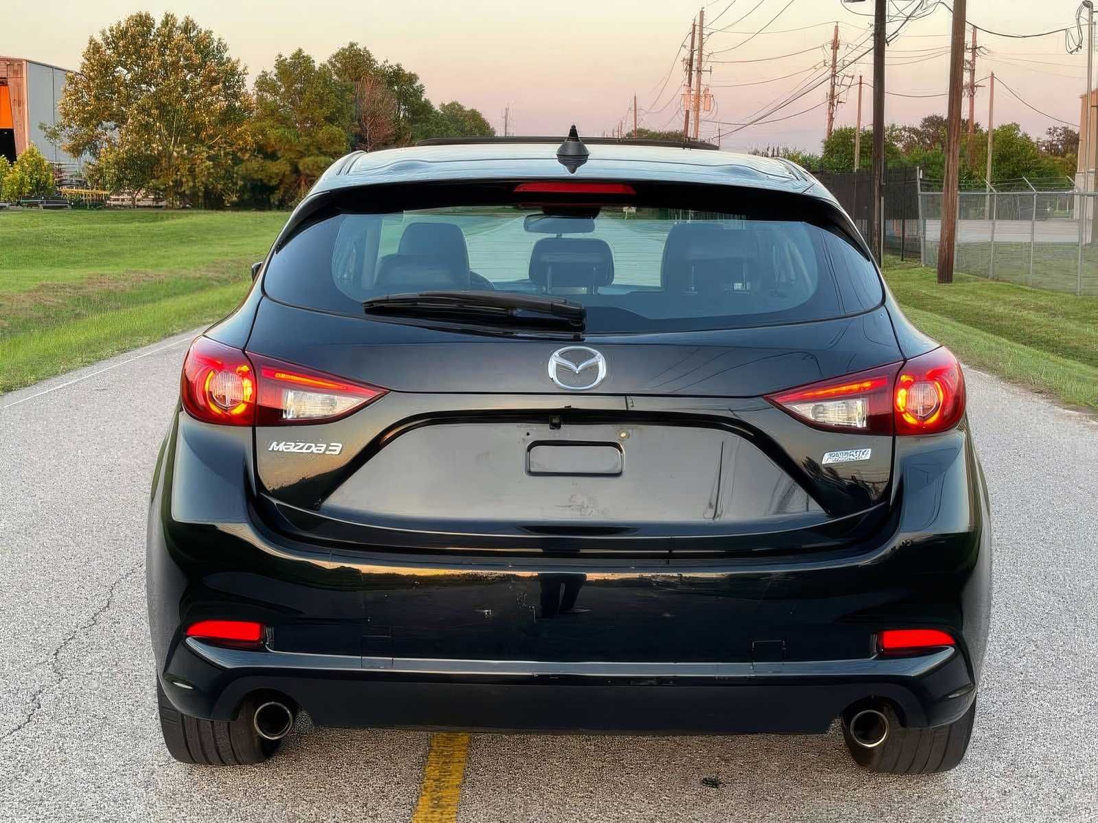 2018    Mazda  3