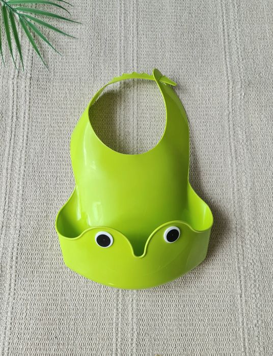 Zielony śliniak śliniaczek plastikowy żabka regulowany