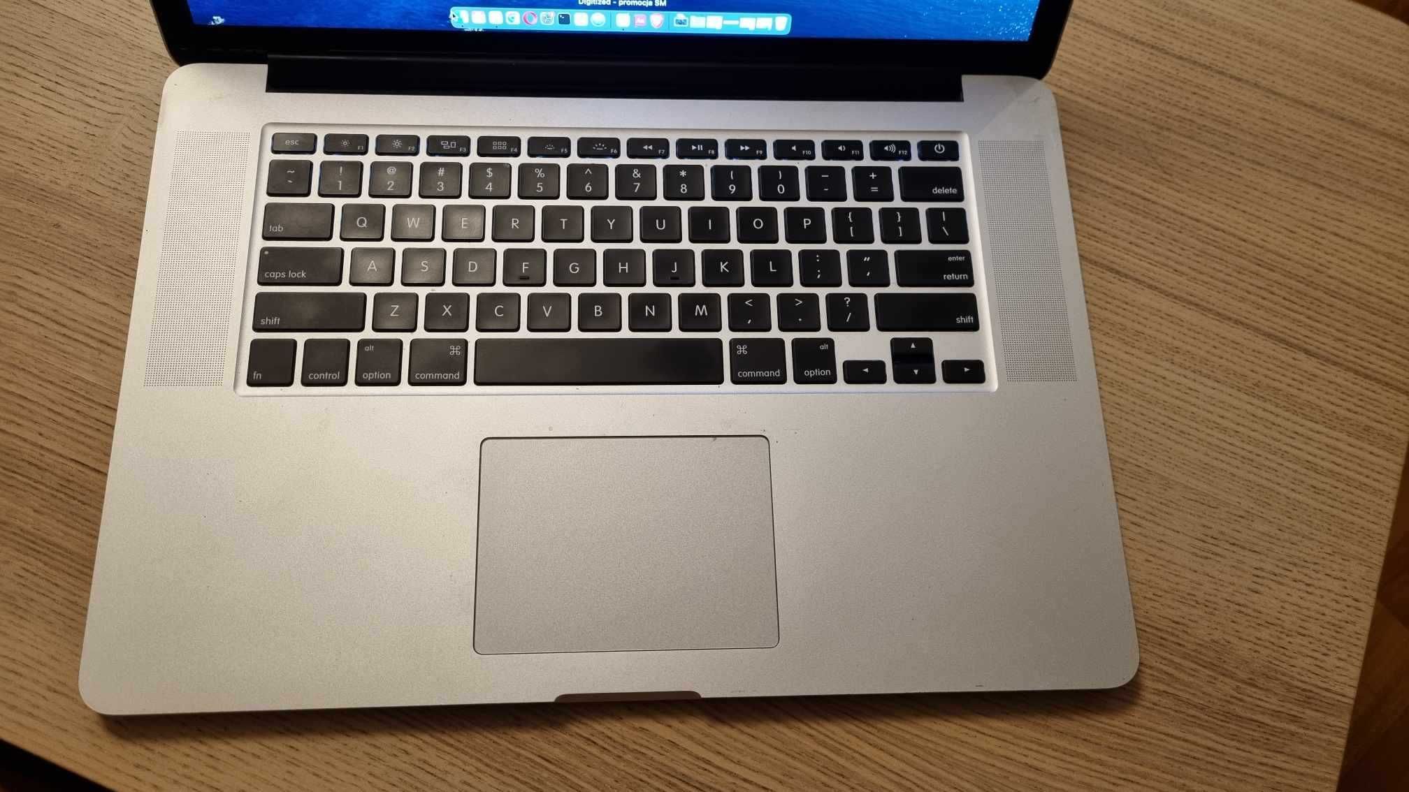 Apple Macbook Pro (Retina, 15", Mid 2015) - i7/16GB/500GBSSD