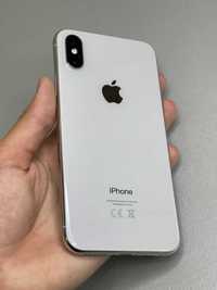 iPhone XS з чохлами