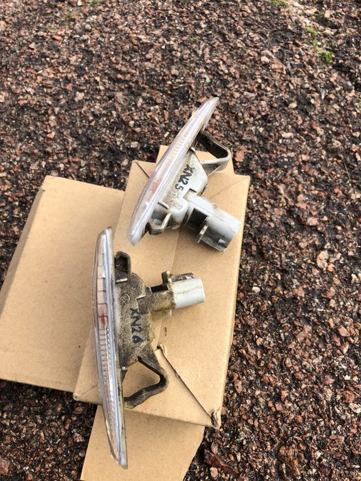 Продам оригінальні поворотники на. Мазду 6